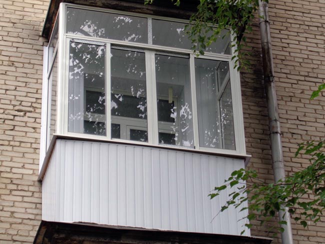 Остекление балкона в сталинке - сталинском доме Озёры